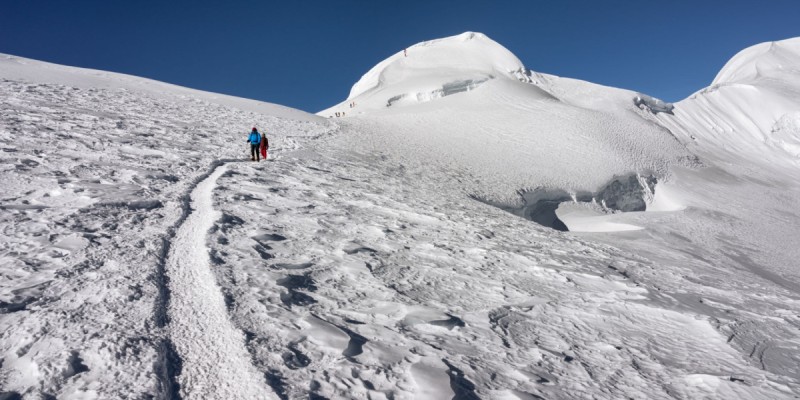 Mera Peak vs Island Peak Comparison: Difficulty, Cost & Experience Explained