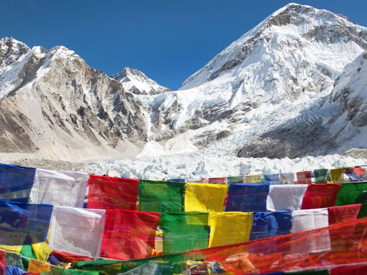 The Sacred Majesty of Chomolungma
